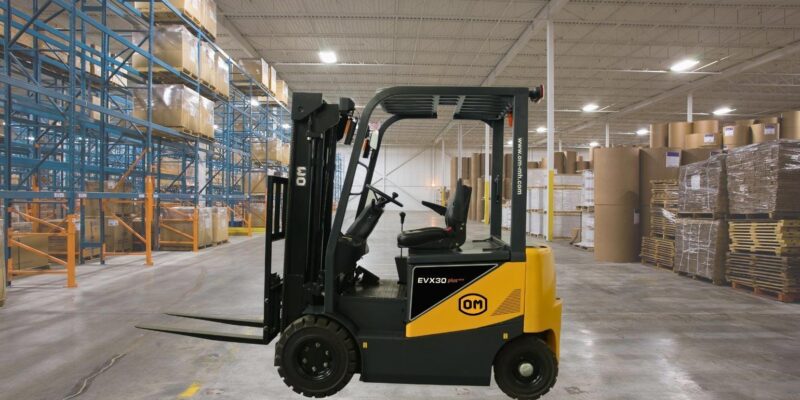 Powering Up Productivity: The Advantages of Electric Forklifts in Material Handling